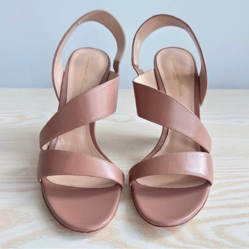 GIANVITO ROSSI Viola Vitello Praline Triangle Heel Leather Slingback Sandal NEW